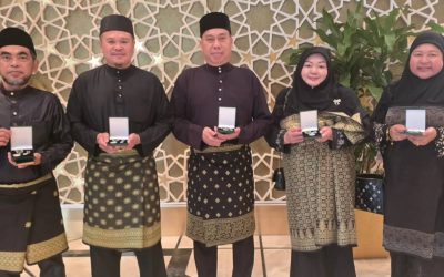 MENERIMA PINGAT SEMPENA SAMBUTAN ULANG TAHUN HARI KEPUTERAAN KEBAWAH DULI YANG MAHA MULIA PADUKA SERI BAGINDA SULTAN DAN YANG DI PERTUAN NEGARA BRUNEI DARUSSALAM KE 79 TAHUN